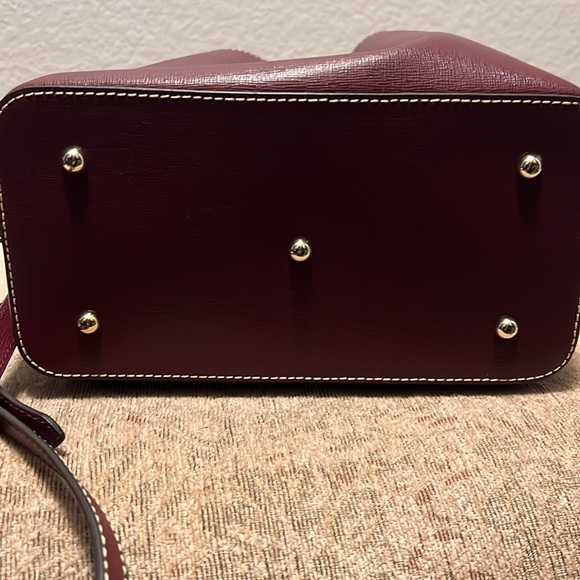 Unique curvy style Dooney & Bourke satchel - Picture 5 of 5